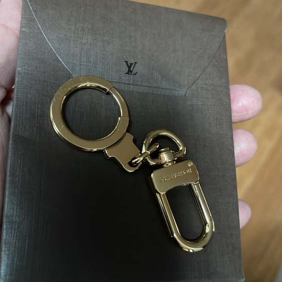 NEW Authentic Louis Vuitton Anokre Key Chain & Louis Vuitton Box Case - Picture 7 of 15